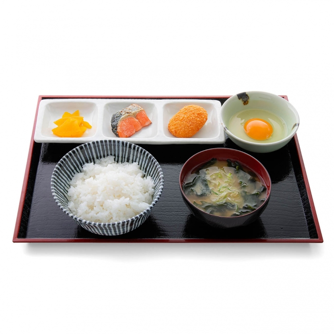 焼き魚朝食（鮭or鯖）